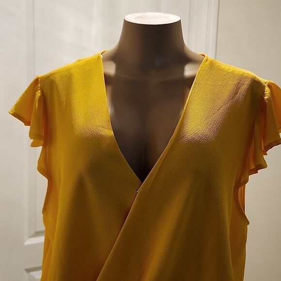 BRAND NEW ZENOBIA TOP CURVY V-NECK RUFFLE SLEEVE WOMEN'S BLOUSE - Picture 10 of 13